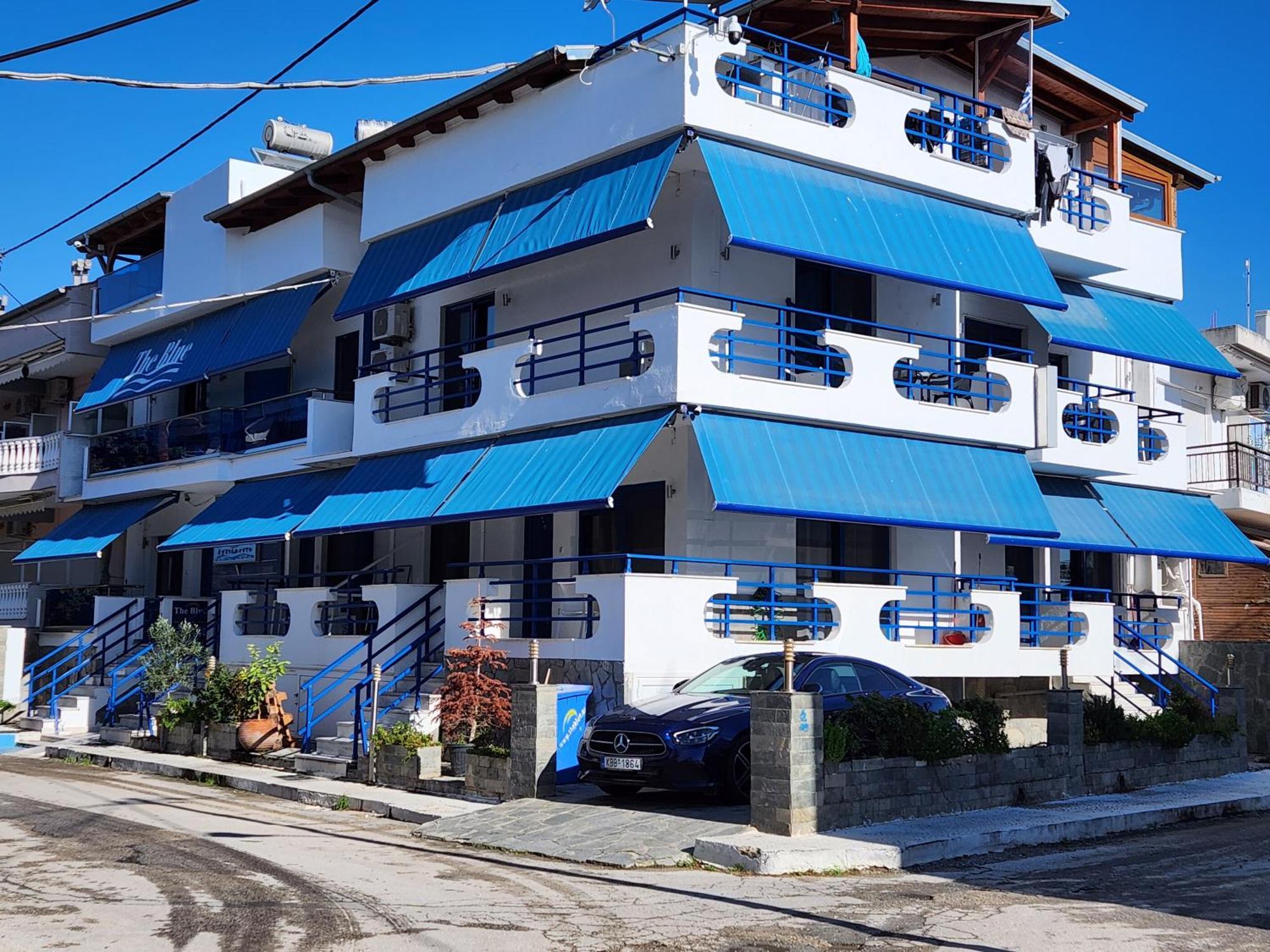The Blue Beach Apartments Néa Péramos Екстериор снимка